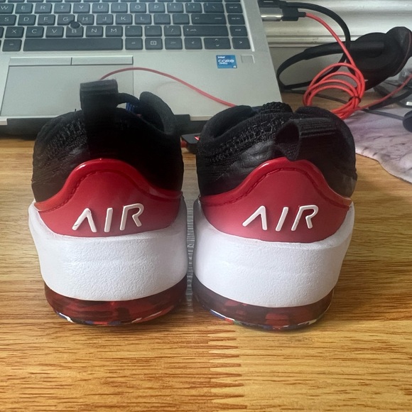 Nike sneakers - Picture 3 of 5